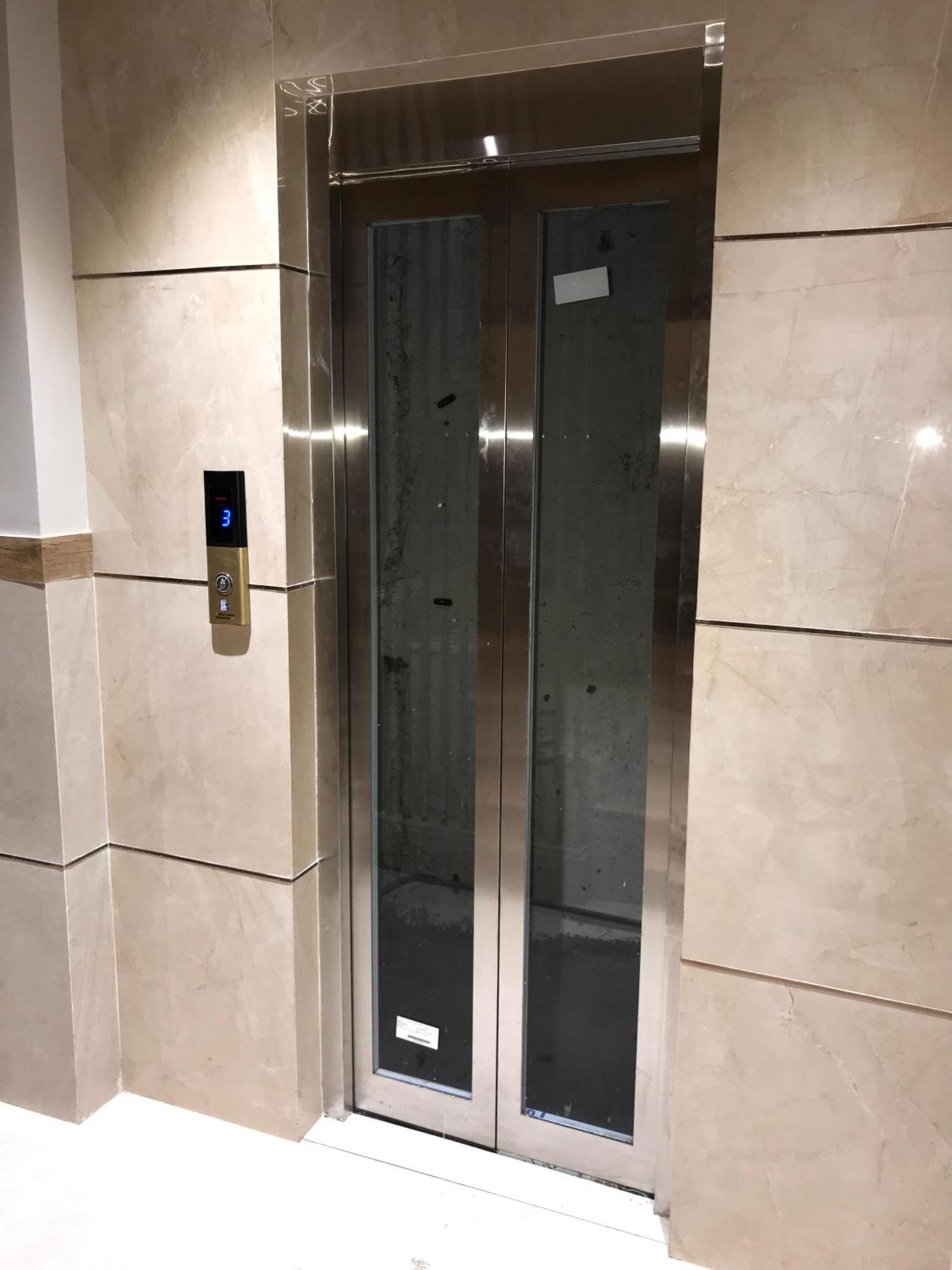 Hotel Amber Paramount Мумбаи Экстерьер фото