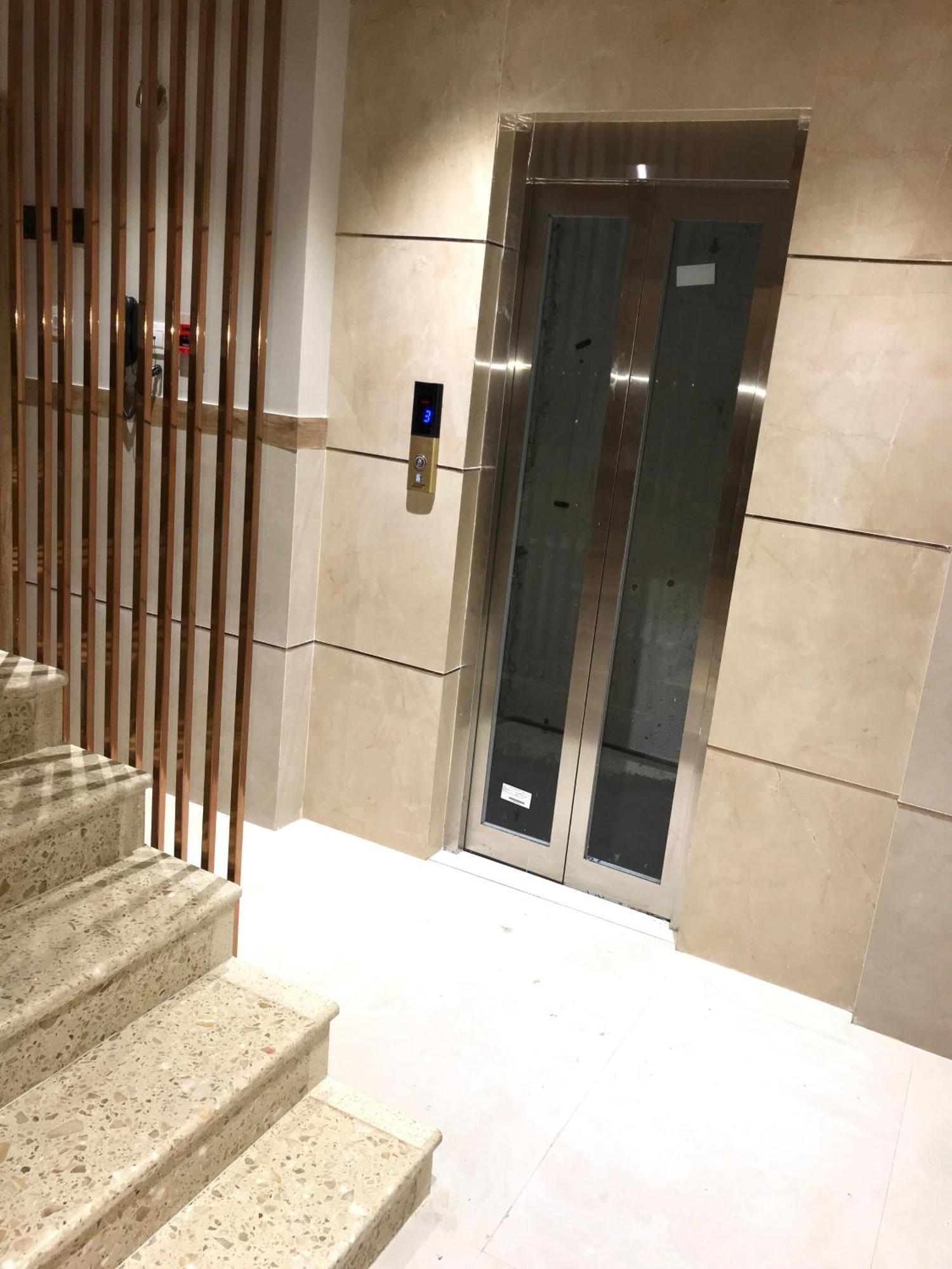 Hotel Amber Paramount Мумбаи Экстерьер фото